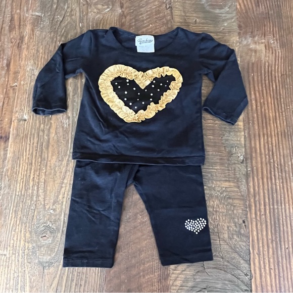 Random Hearts Black & Gold Baby Girl Outfit - Picture 7 of 7